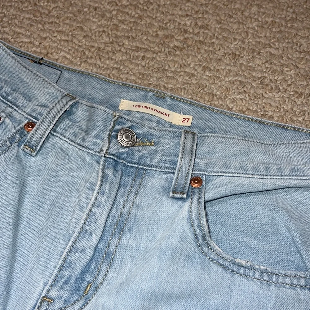 Levi’s Women Low Pro Straight Jeans - Picture 10 of 11